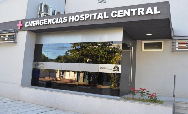 Crisis en el Hospital Central: Trabajadores de Limpieza Inician Paro por Sueldos Adeudados y Denuncian Amenazas